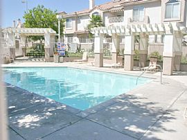 Very Fine Detailed 3br Condo 2car Garage in Ontario, CA (Photo 12 of 12)