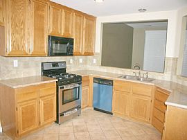 Very Fine Detailed 3br Condo 2car Garage in Ontario, CA (Photo 3 of 12)