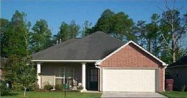 Great Floor Plan. Over 1700 Living Area. in Denham Springs, LA