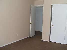 3 Bedroom Home Right Off Major Freeway in Avondale, AZ (Photo 8 of 12)