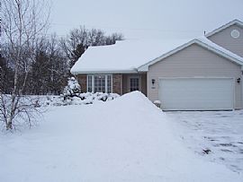 Newer 2 Br, 2 Ba Townhouse Built in 2001 in Walworth, WI