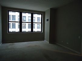 Spacious 2 Bedroom, 1 Bath Condo with W/D in Heart of The Loop! in Chicago, IL (Photo 4 of 8)