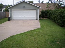 Beautiful 2 BR, 1 BA Home in Historic Area! in Cleveland, OH (Photo 2 of 4)