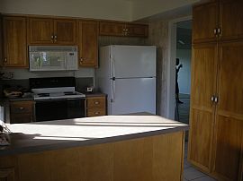 Spacious and Bright 3 BR, 2 BA Condo with Balcony in San Diego, CA (Photo 2 of 2)