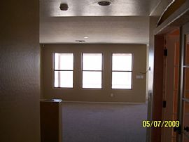 3 Bedroom / Pool / Great Location! in Phoenix, AZ (Photo 2 of 12)