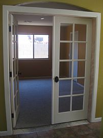 3 Bedroom / Pool / Great Location! in Phoenix, AZ (Photo 7 of 12)