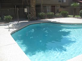 Really Nice.. 3 Bedroom Townhouse! in Glendale, AZ (Photo 10 of 11)