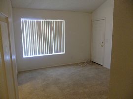 Really Nice.. 3 Bedroom Townhouse! in Glendale, AZ (Photo 6 of 11)