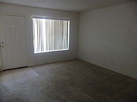 Really Nice.. 3 Bedroom Townhouse! in Glendale, AZ (Photo 8 of 11)