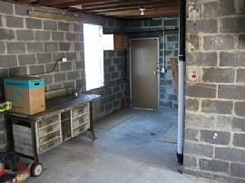 Awesome 3 BR, 1 BA Home with Attached Garage in Roseville, MI (Photo 11 of 12)