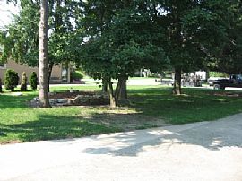 Awesome 3 BR, 1 BA Home with Attached Garage in Roseville, MI (Photo 3 of 12)