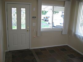 Awesome 3 BR, 1 BA Home with Attached Garage in Roseville, MI (Photo 8 of 12)