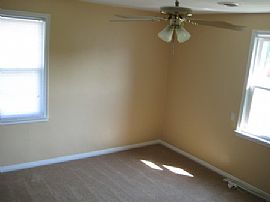 Awesome 3 BR, 1 BA Home with Attached Garage in Roseville, MI (Photo 9 of 12)