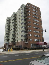 2 Bedroom Apartment Located in Revere in Revere Beach, MA
