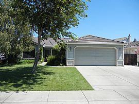 Charming 3 BR, 2 BA Single Family Home in Cul-De-Sac in Salida, CA