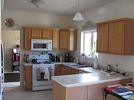 Furnished Walworth 3 Bed 2.5 Bath with Penfield Schools in Macedon, NY (Photo 4 of 9)