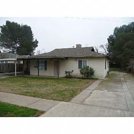 Oakdale 2 Bedroom Home in Knights Ferry, CA (Photo 2 of 3)