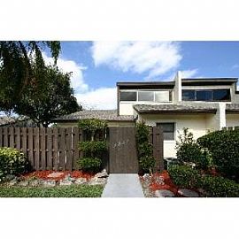 End Unit Condo! 2bd/2ba with Loft, New Carpet, Pai in Greenacres, FL (Photo 3 of 5)