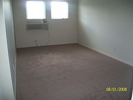1 Bedroom Apartment Near Oakland Park  in Columbus, OH (Photo 3 of 3)