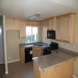 Newer 3 Bedroom Townhome Modesto in Modesto, CA (Photo 5 of 5)