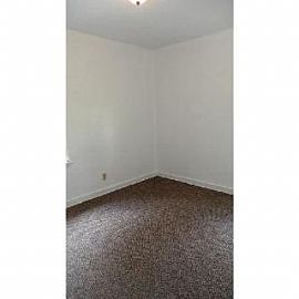 3 Bedroom Sfh in Wonderful Location with a Lot Of in Little Canada, MN (Photo 3 of 5)