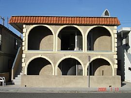 Large 4 BR Home Just Steps to The Sand in Newport Beach, CA