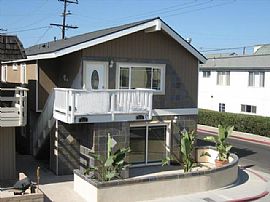 Large, Remodeled 4 Bedroom, 2 Bath Condo in Newport Beach, CA (Photo 2 of 7)