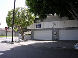 Remodeled 2 Bedroom, 1 Bath Cottage Located at Beach in Huntington Beach, CA (Photo 5 of 10)