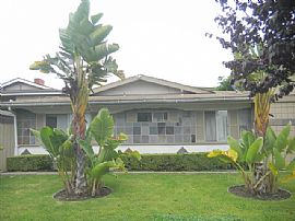 Large 3 BR, 2 BA Apartment Near School and Park in Huntington Beach, CA (Photo 3 of 7)