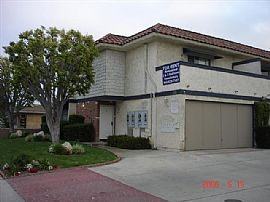 Large, Remodeled 3 Bedroom, 2.5 Bath Townhouse in Huntington Beach, CA