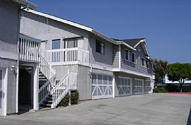 Remodeled 2 BR, 2 BA Townhouse with Air Conditioner in Tustin, CA (Photo 4 of 7)