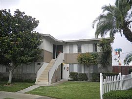 Large, Remodeled, 2 Bedroom, 1 Bath Apartment in Costa Mesa, CA (Photo 2 of 6)