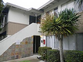 Large, Remodeled, 2 Bedroom, 1 Bath Apartment in Costa Mesa, CA (Photo 4 of 6)