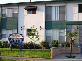 Remodeled 2 Bedroom Apartment Near Triangle Square in Costa Mesa, CA