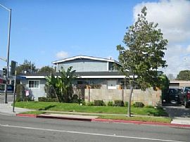 Remodeled 2 Bedroom Apartment in Costa Mesa in Costa Mesa, CA (Photo 4 of 9)