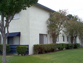 Remodeled 2 Bedroom Apartment with Garage 	 in Costa Mesa, CA (Photo 4 of 4)