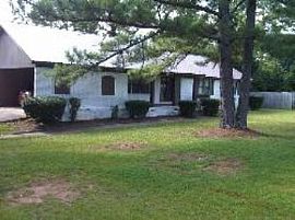 One Level Brick Ranch Home with 3 Bd/ 2 Ba in Jacksonville, AL