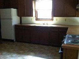 One Level Brick Ranch Home with 3 Bd/ 2 Ba in Jacksonville, AL (Photo 3 of 5)