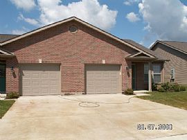 2 Bedroom Ranch Style Apartment Located Near Sidney and Lima Oh in Anna, OH