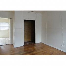 1bd/1ba with Large Kitchen and Hardwood Floors!! in Lake Worth, FL