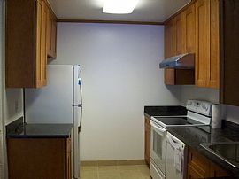 Spacious 2 BR, 1 BA Condo Near Downtown San Mateo - $2300  in San Mateo, CA (Photo 4 of 5)