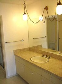 Spacious 2 BR, 1 BA Condo Near Downtown San Mateo - $2300  in San Mateo, CA (Photo 5 of 5)