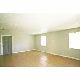 Freshly Painted 2bd/1ba Single Family Home W/den!! in West Palm Beach, FL (Photo 5 of 5)