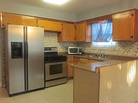 3 Bedroom Corner Home in Dolton, IL (Photo 4 of 4)