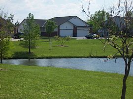 Spacious 3 Bed/3 Bath Duplex in Bel Aire in Bel Aire, KS