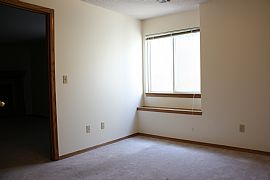 Spacious 3 Bed/3 Bath Duplex in Bel Aire in Bel Aire, KS (Photo 7 of 10)