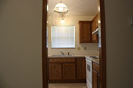 Spacious 3 Bed/3 Bath Duplex in Bel Aire in Bel Aire, KS (Photo 9 of 10)