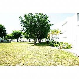 2bd/2.5ba End Unit W/stainless Steel Appliance and B in Haverhill, FL (Photo 2 of 5)