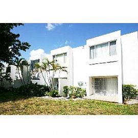 2bd/2.5ba End Unit W/stainless Steel Appliance and B in Haverhill, FL (Photo 4 of 5)