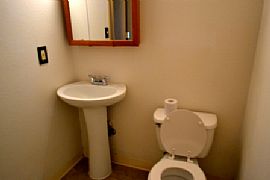 1600sqf Rambler with 4bedrooms and 1.5bath For Only $1195/monh in Spanaway, WA (Photo 11 of 12)